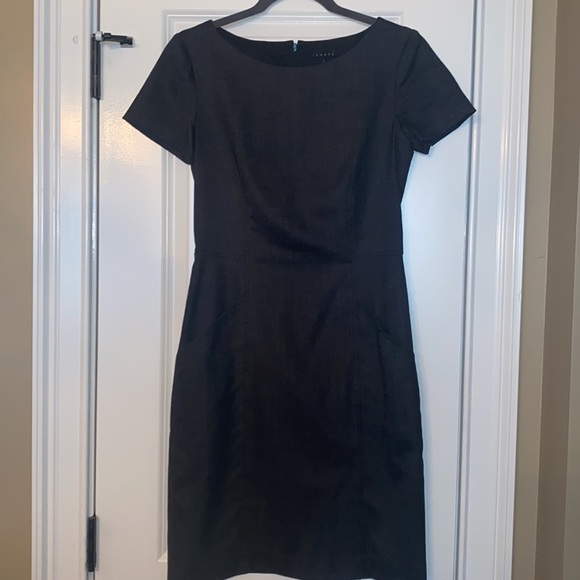Women’s NWT theory short sleeve dress with pockets. Dark gray and fully lined. - Picture 3 of 13